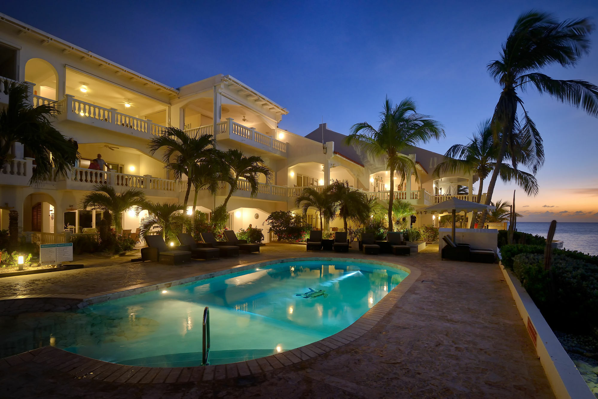 Belmar Oceanfront Apartments Bonaire Eksteriør billede