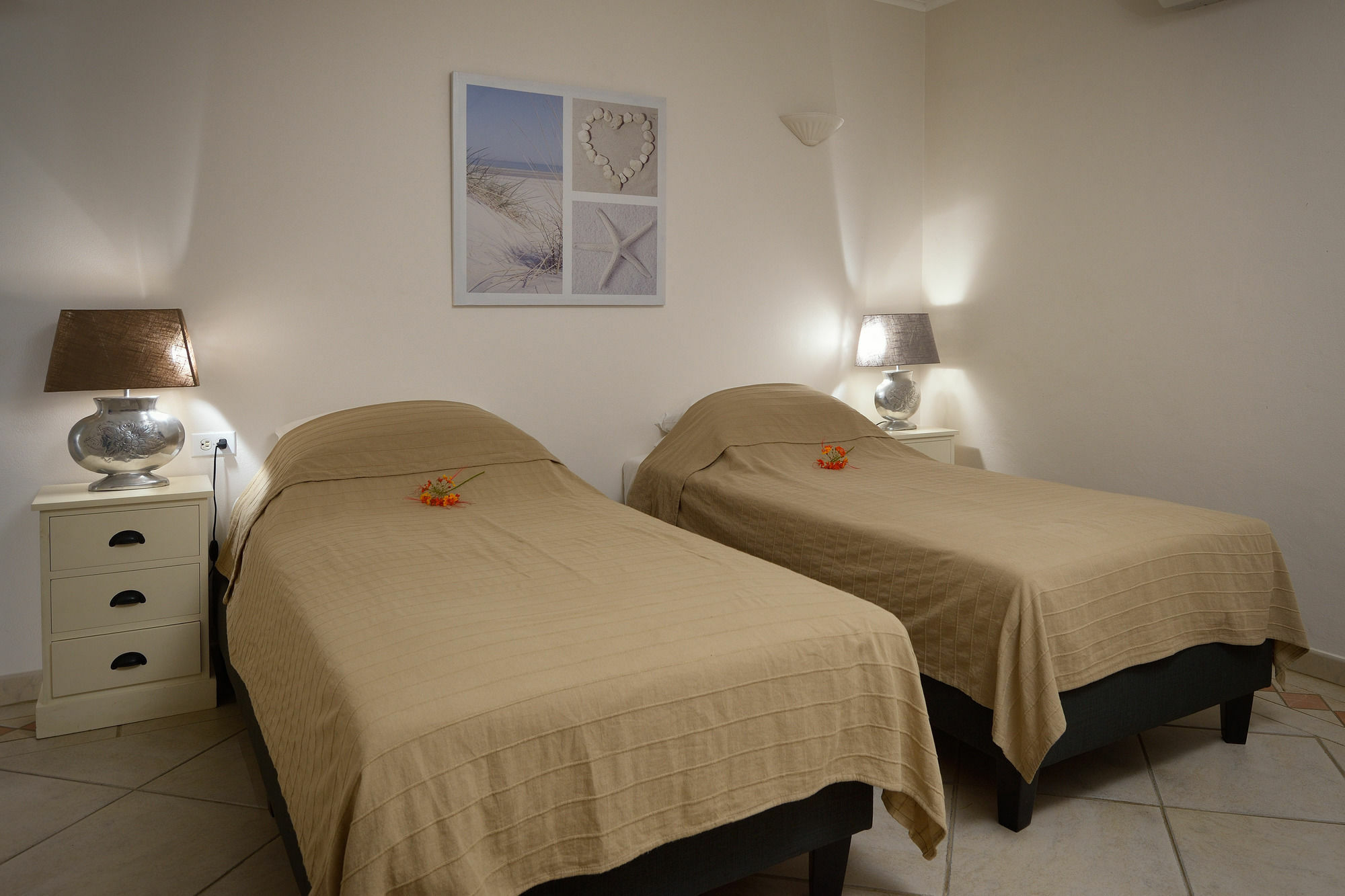 Belmar Oceanfront Apartments Bonaire Eksteriør billede